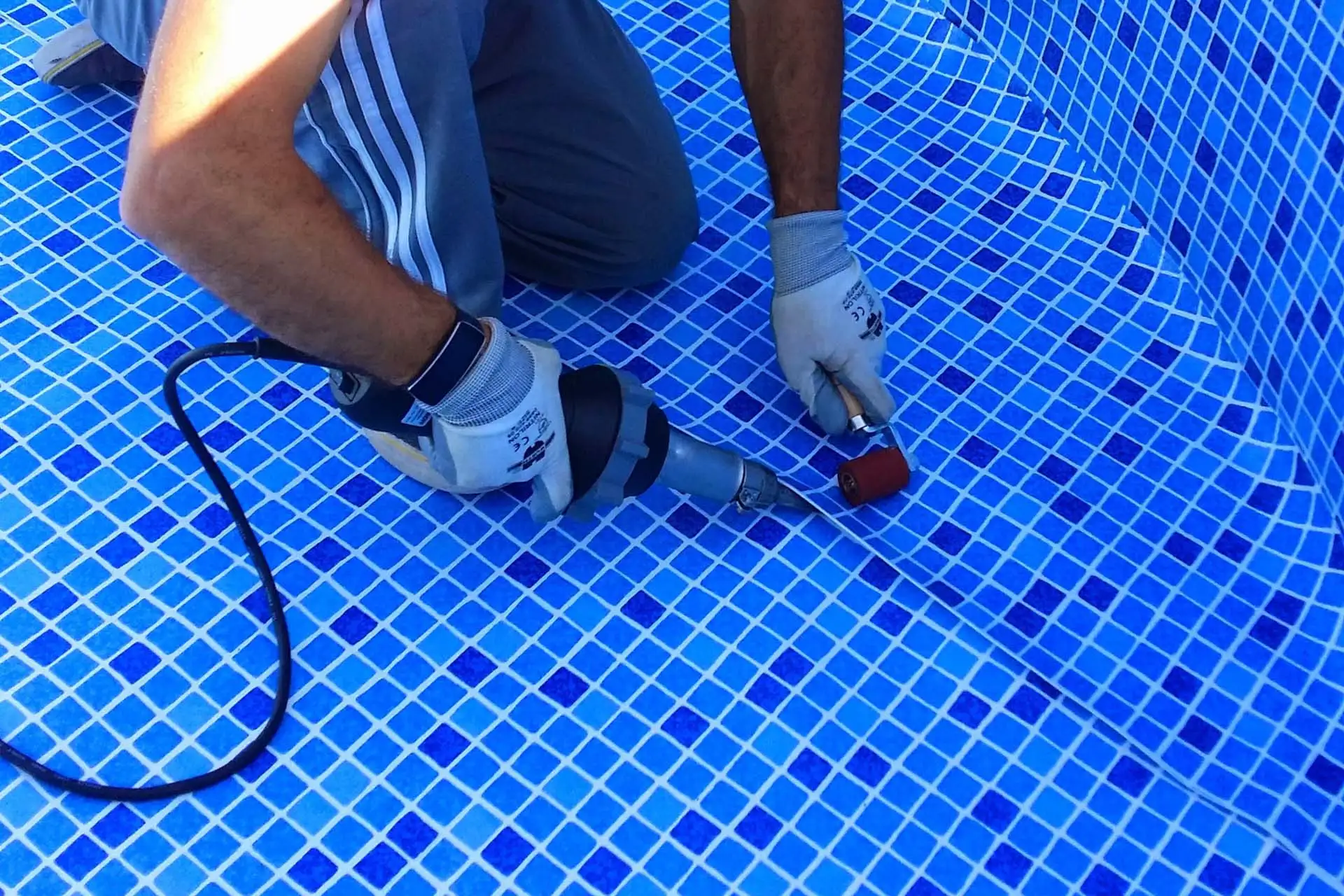 Lámina armada para piscinas - Colocación de la lámina armada de PVC